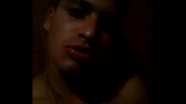 Rocho Hetero Muestra Su Pija (argentino) thumbnail