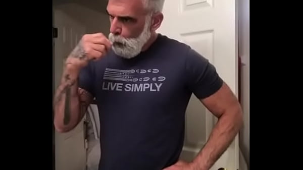 Nonton Maduro Bem Dotado thumbnail