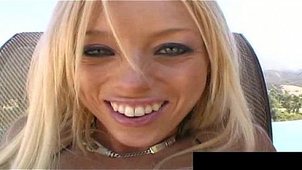 Nonton Britney Skye Fucks Her Pink Pussy Till Quivering With Cum thumbnail