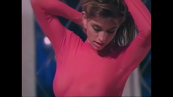 Nikki and tiffany have an epic old school threesome 