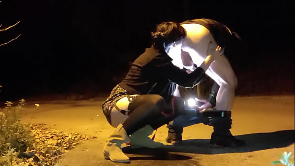 Hot Public Ass Licking And Reverse Blowjob thumbnail