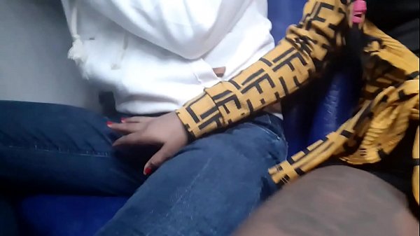 Nonton P&uacute;blico Dentro Do &ocirc;nibus thumbnail