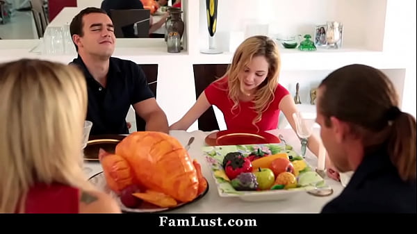 Nonton Teen Babe Blows Stepbro In Thanksgiving thumbnail