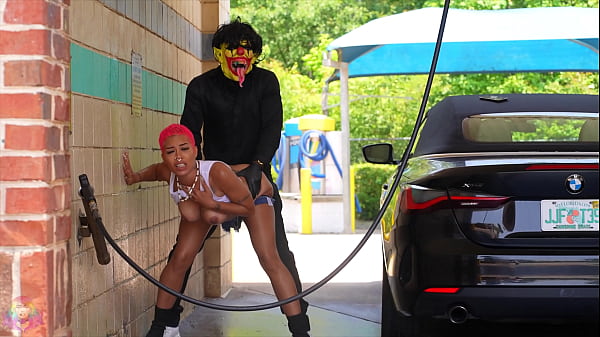 Gibby Fucks Ebony Car Wash Attendent In Broad Daylight thumbnail
