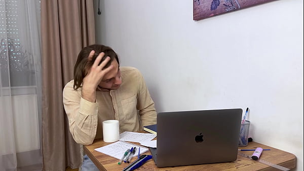 Nonton Horny Female Boss Pulls Down Pantyhose And Makes Employee Worship Her Pussy thumbnail