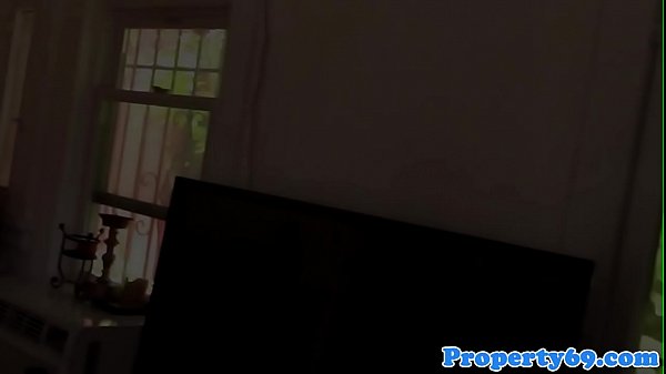 Nonton Redhead Tenant Rides Dick After Deepthroating thumbnail