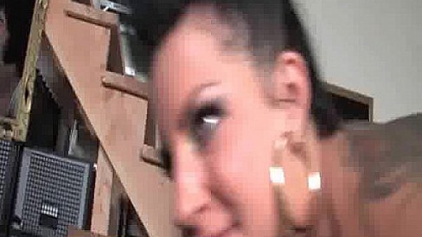 Nonton Brunette Wife Humiliates Cuckold thumbnail