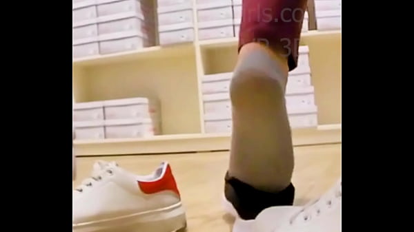 Nonton Shoeplay Girl Trying The Sneakers And Her Stinky Sweaty Dirty Wet Stinkysocks Sweatysocks Sweatyfeet Stinkyshoes thumbnail