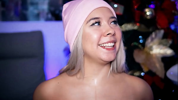 Horny Latina Lets Her Friend Shoot His Hot Cum On Her Face thumbnail