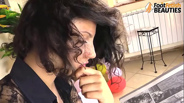 Ballet Flats Barefoot Shoeplay Fetish thumbnail