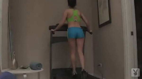 Nonton Wonderful Babe Shows Her Amazing Body thumbnail