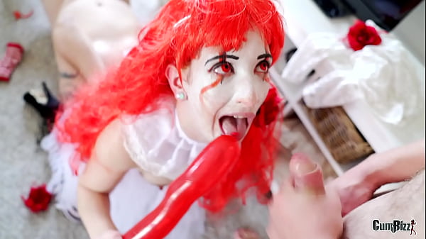 Halloween Teen Female IT suckys it dry