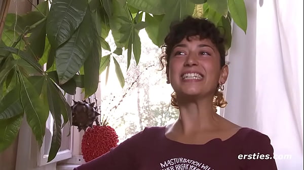 Lexi Plays With A Large Dildo thumbnail