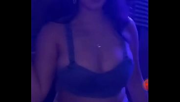 Sensual Dance Performance With Amazing Moves thumbnail