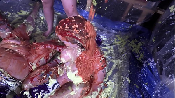 Nonton Messy-cosplay-fun thumbnail