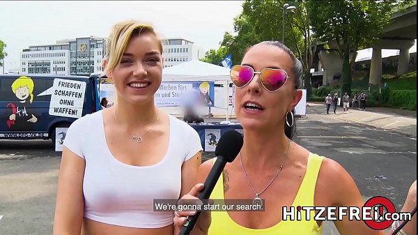 Nonton Cute Blonde Video Game Streamer Picks Up A Random Guy To Fuck thumbnail