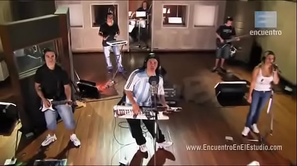 Damas Gratis - No Lo Dejan Salir Porque Mujer Lo Tiene Con La Correa thumbnail