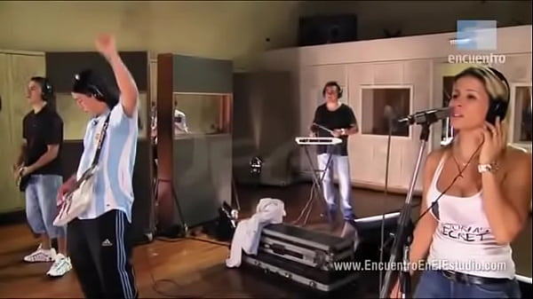 Damas Gratis - No Lo Dejan Salir Porque Mujer Lo Tiene Con La Correa thumbnail