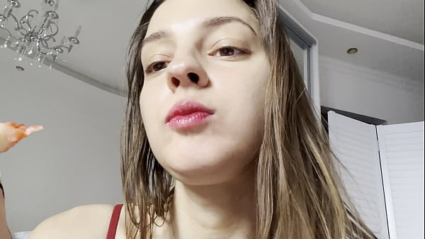 Nonton Melena Maria Rya Eating Strawberry thumbnail