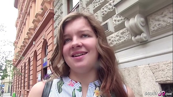 GERMAN SCOUT - ARSCHFICK fuer TEENY RENATA FOX BEI ECHTEM STRASSEN CASTING FUER TASCHENGELD 