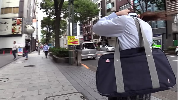 Nonton Jkたちにオナホを持たせたら&hellip;　興味深々でハードにシゴかれ精子空っぽに！　女子校生 制服 ナンパ その他フェチ 素人 企画 手コキ オモチャ thumbnail