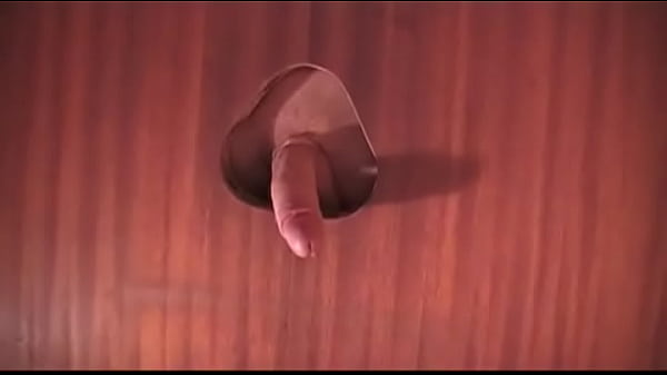 Minet Suce Une Bite Dans Une Gloryholes Puis Se Fait Baiser Sur Un Sling thumbnail