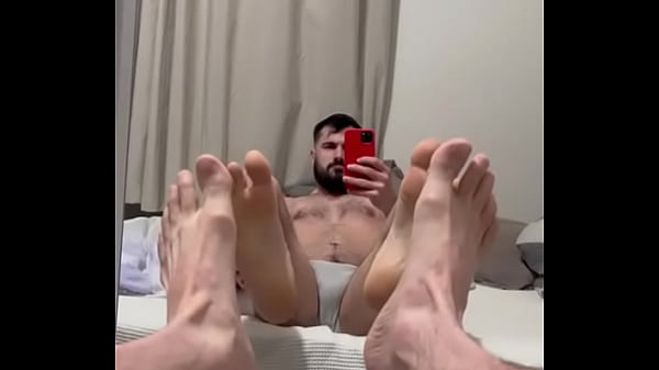 CURTE UM P&Eacute DE MACHO