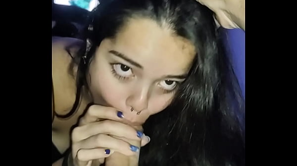 Debora Mendes Devora O Pau Grande Do Wellington Ribeiro Enquanto Assiste Anime. thumbnail