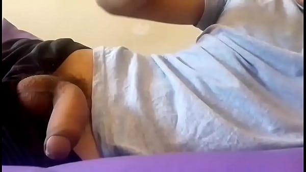 Adulto Joven Descubre El Placer En Auto Tocarse thumbnail