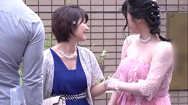 Nonton 結婚式の撮影をしに来たgカップ22歳新婦に中出し 2 thumbnail