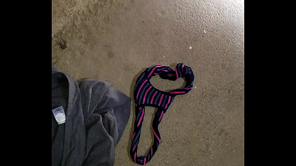 Mi Esposa Se Ducho Y Me Dejo Su Lindo Calzon Sucio thumbnail