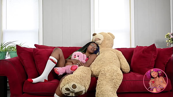 Nonton Ebony Humping Plushes thumbnail