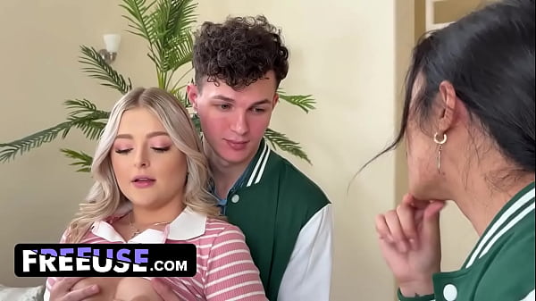 Nonton The Fraternity&rsquo;s Fuck Toy thumbnail