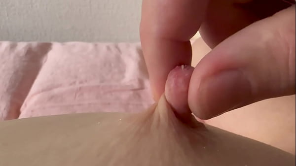 Nonton Milf Amateur Nipple Play thumbnail