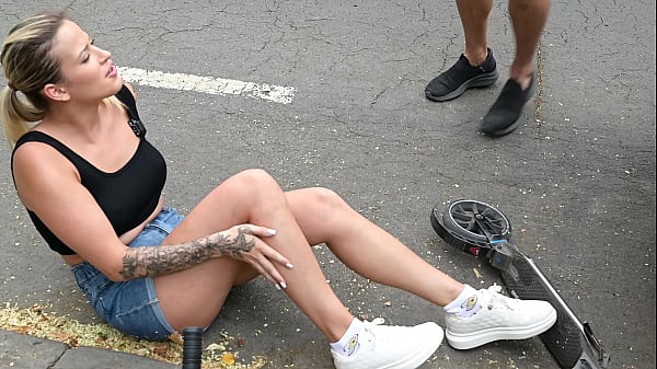 Nonton Rampant Ria Sunn Enjoys A Dp Threesome After Scooter Accident Gp3082 thumbnail