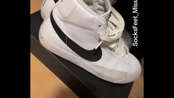 Nonton Good Morning! ️&bull;check Out My #teen #feetfetish #socksfetish #blacknails # ... thumbnail