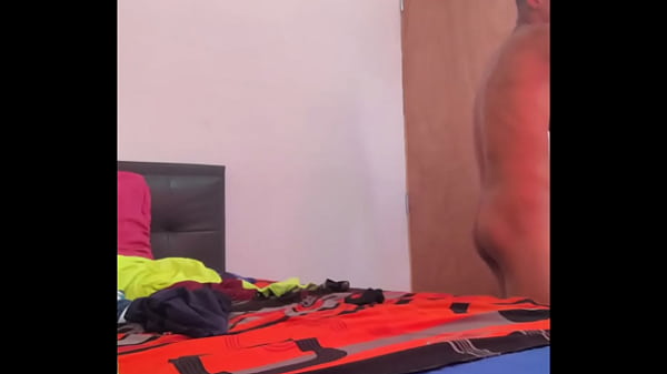 Play MP4 - EL HETEROSEXUAL ME BESA