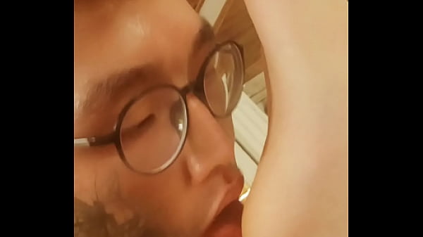 舔腳
