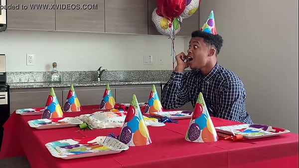 Nonton Lil D Sad No One Went To His Party thumbnail