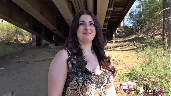 Nonton German Scout - Teen Elisa Aus Bayern Betruegt Ihren Freund Beim Spontanen Model Job thumbnail