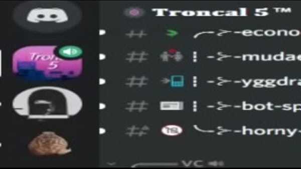 Venezolano gimiendo en chat de voz