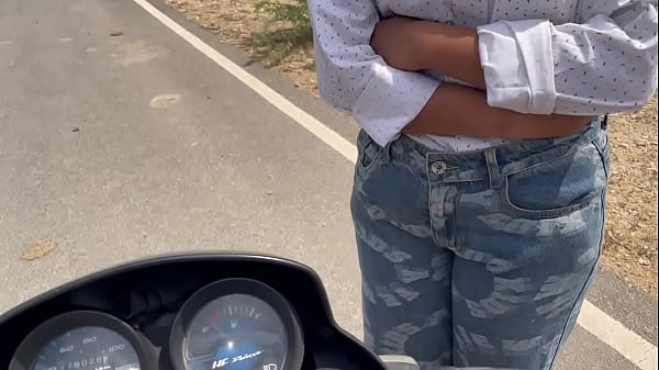 Nonton Corporate Lady Worker Fucked By Collegue , When She Asked For Lift thumbnail