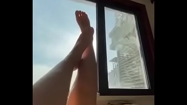 女朋友特别喜欢别人给她舔脚 thumbnail