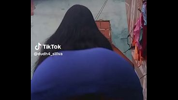 Gostosa dan&ccedil_ando de vestido