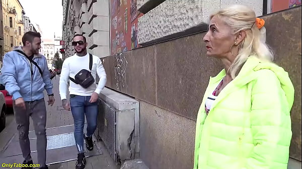 Nonton Ugly Skinny Toothless Granny Picked Up From Street For Her First Extreme Rough Big Cock Threesome Ass Fucking Lesson thumbnail