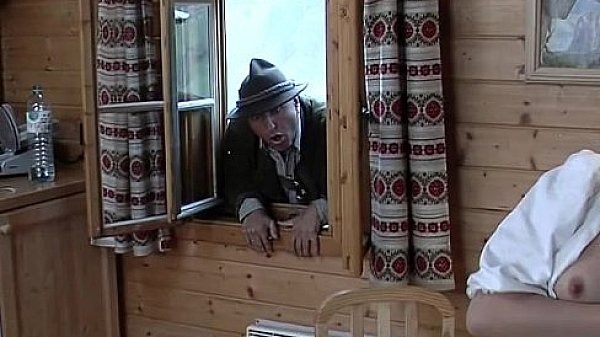 Nonton Mountain Fuck Fest Threesome thumbnail