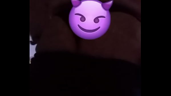 Moviendo El Culito Y Ganas De Montar thumbnail