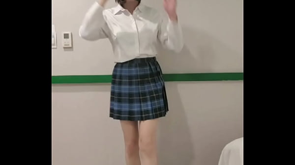 【伪娘】在旅馆把门打开玩弄着小穴 thumbnail