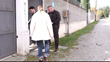 Nonton Hot Brunette Client Takes Realtor&rsquo;s Thick Cock Deep While Viewing The Home thumbnail