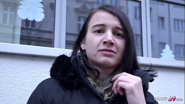 GERMAN SCOUT - JUNGE SCHLANKE MAUS NYLA BEI STRASSEN CASTING F&Uuml;R GELD GEV&Ouml;GELT 